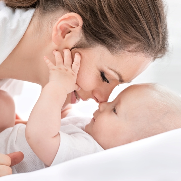 OB-Photo-mom-and-baby_58101436-low-res
