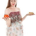 woman-choosing-food